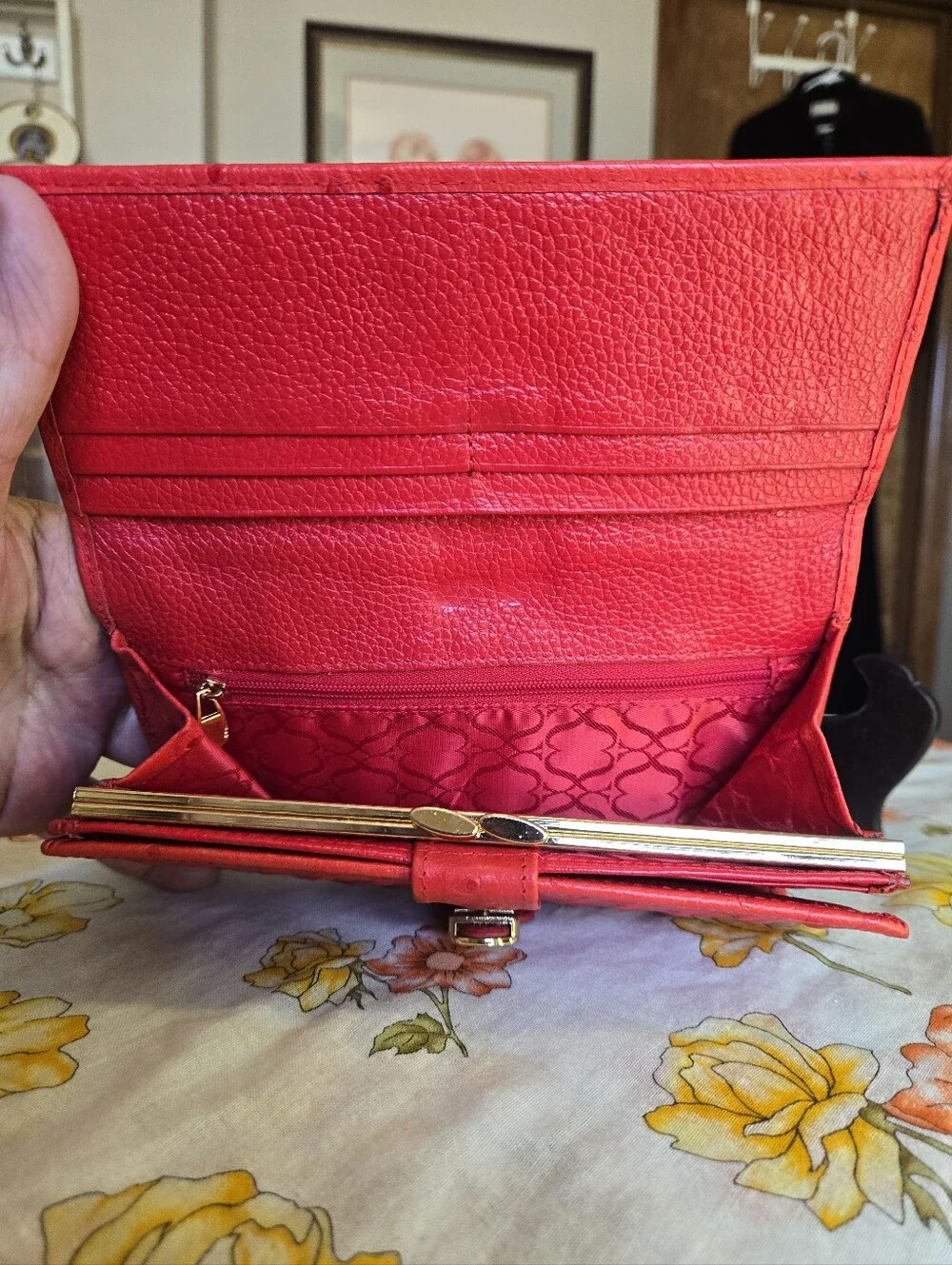 Vintage Vera Pelle Red Ostrich-Texture Genuine Leather Wallet with Gold Accent